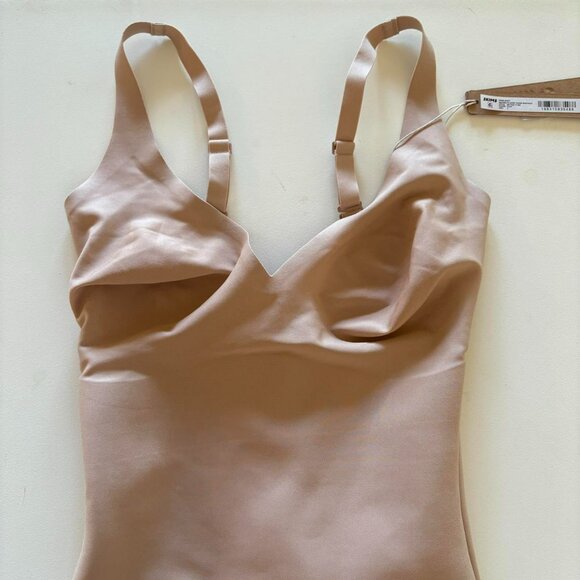 Nwt Skims Body Collection Bodysuit - Picture 2 of 4